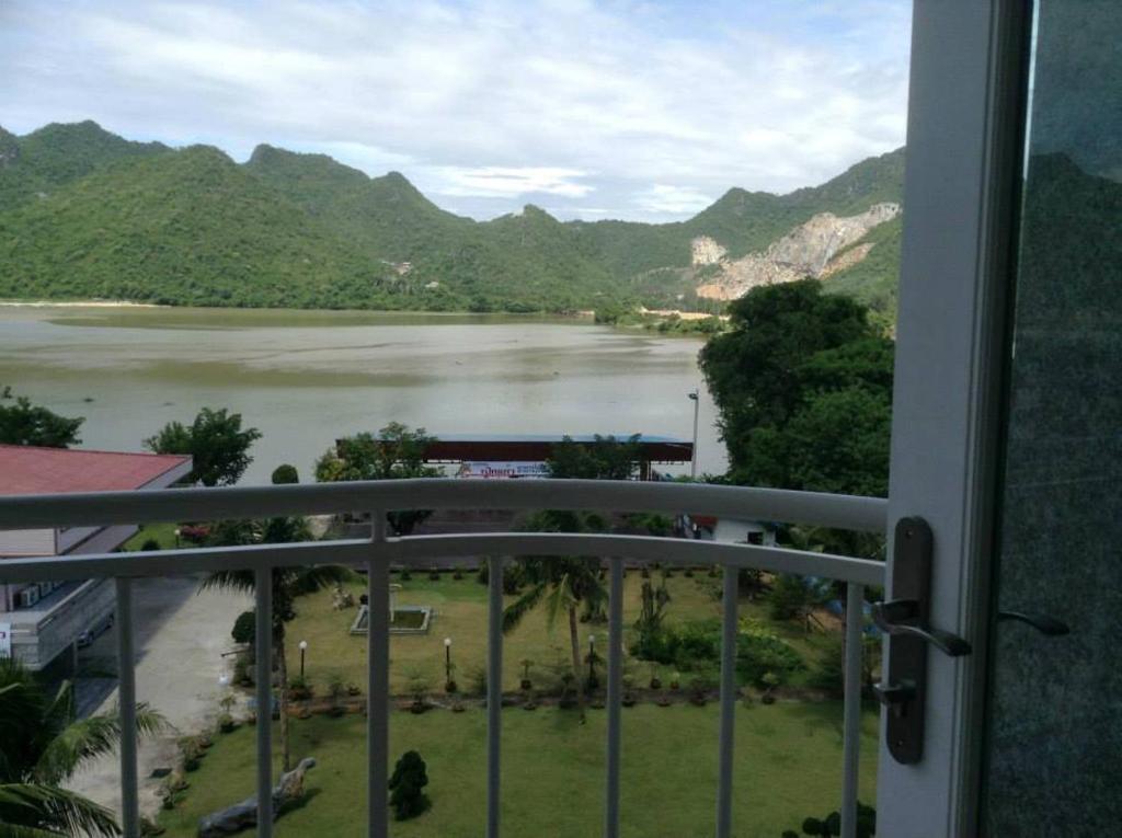 Hotel Kan Канчанабури Экстерьер фото